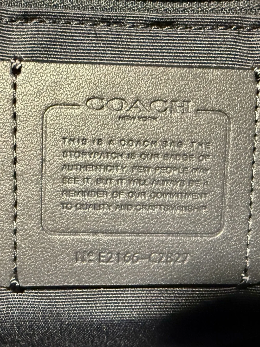 COACH Dempsey 40 Navy Denim/White Signature Tote with Wallet Double Zip Wristlet - Picture 6 of 14